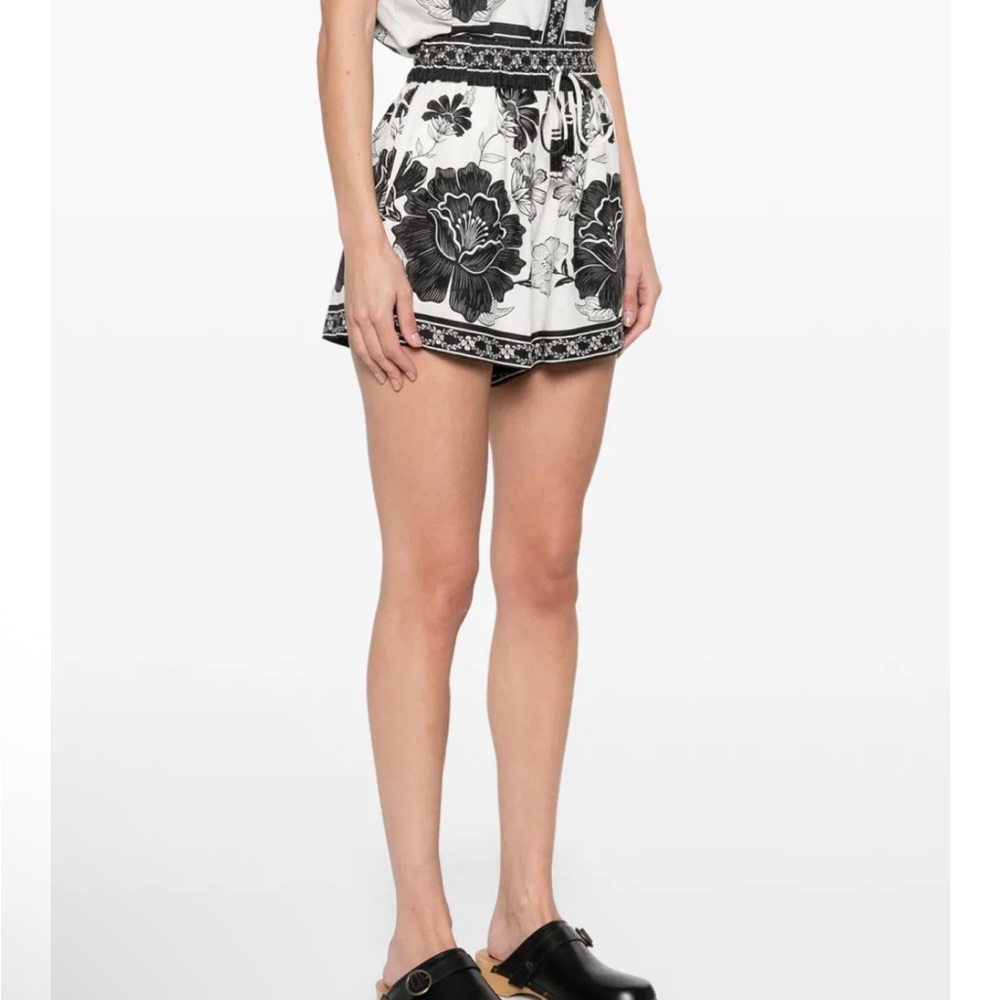 NWT FARM Rio Leopard Floral Shorts - Picture 4 of 6